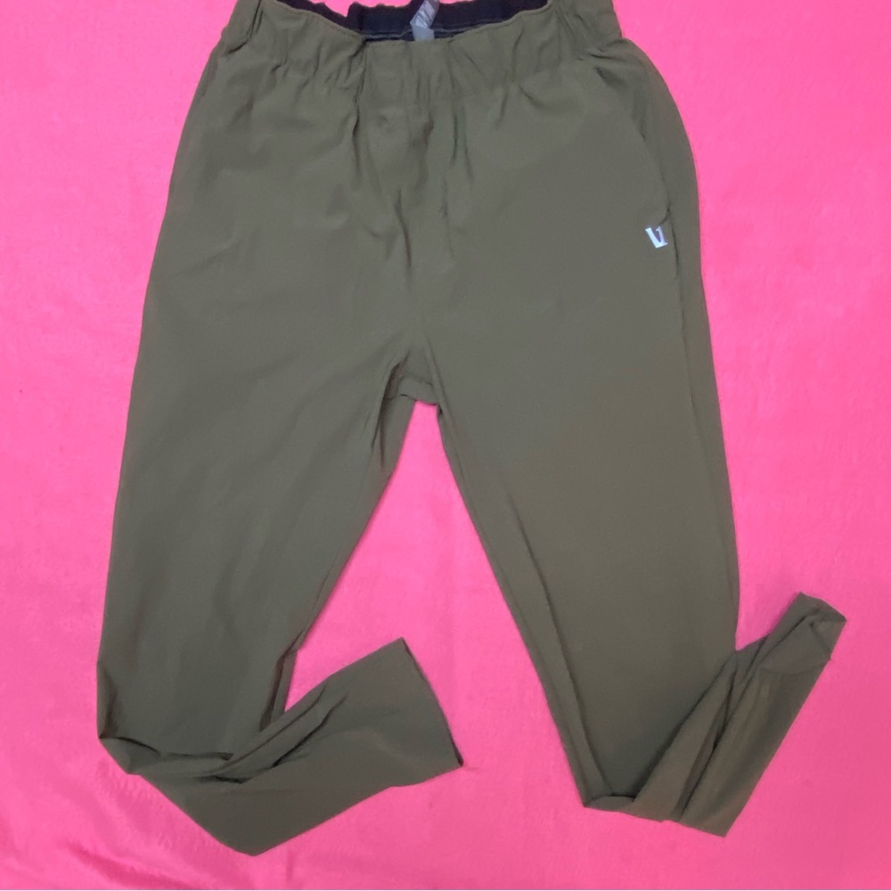 Vuori Green Train Tech Pants Medium